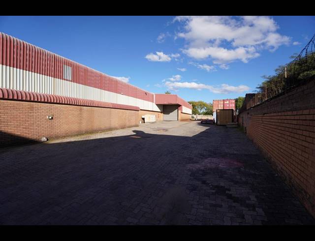5,358M² WAREHOUSE TO LET IN LASER PARK
